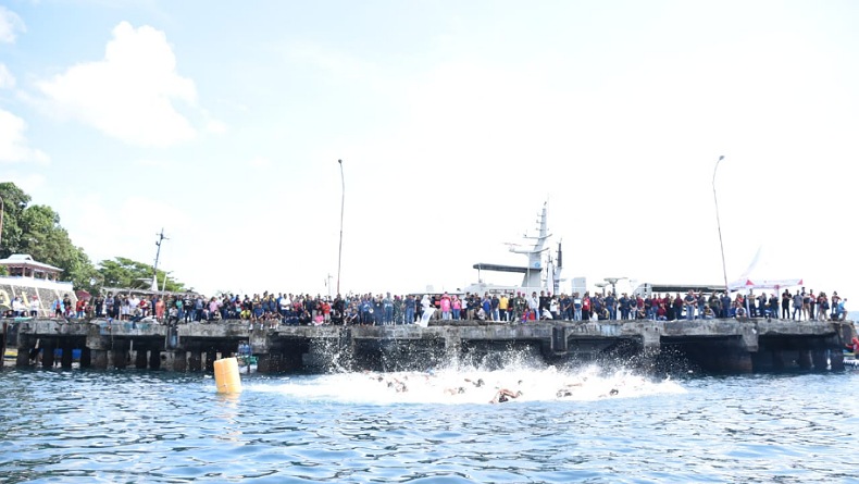 Meriahkan FPSL Bitung, 102 Perenang Finswimming Berlomba Rebutkan Piala Danlantamal VIII 