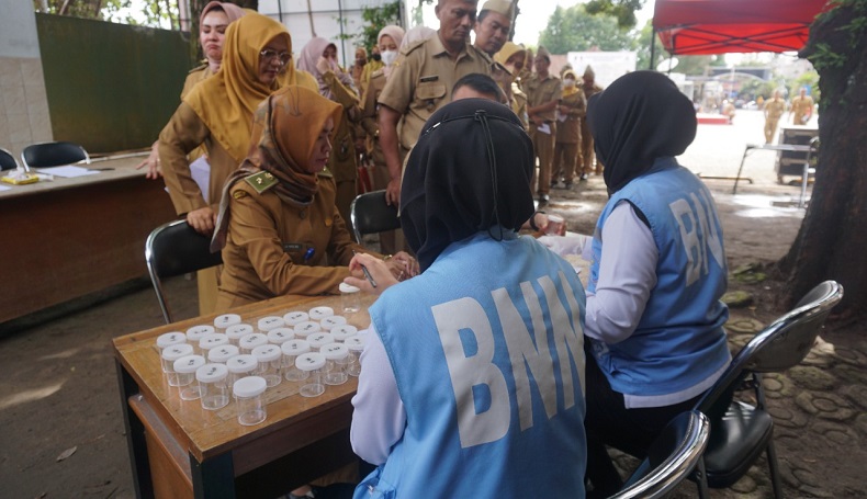 Gegara Oknum Honorer Jual Sabu, Ratusan ASN di Garut Jalani Tes Urine