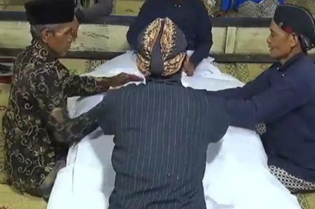 Tradisi Pembukaan Cupu Panjolo, Cara Warga Gunungkidul Memprediksi Masa Depan