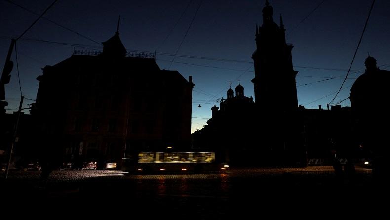 Rusia Lancarkan Serangan ke Lviv Ukraina, 30 Persen Kota Gelap Tanpa Listrik