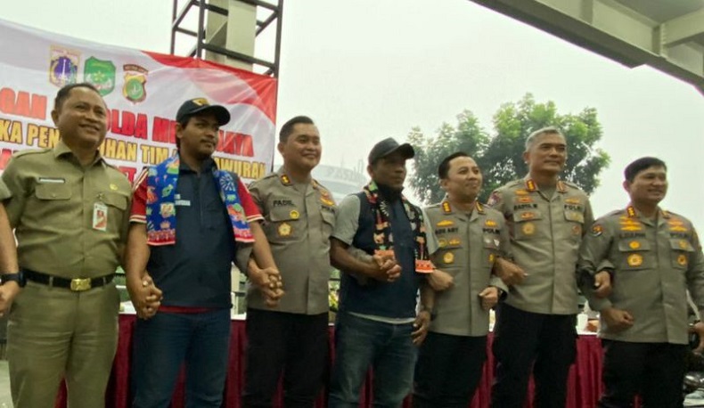 Pemkot Jaksel Ajak Warga Gelar Festival Tawuran, Lempar Batu Diganti Tomat