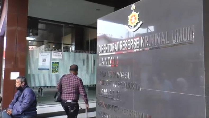 2 Tersangka Tragedi Kanjuruhan Ketua Panpel dan Security Officer Diperiksa