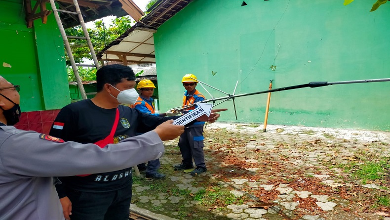Turunkan Antena HT, Warga di Sragen Tersengat Listrik