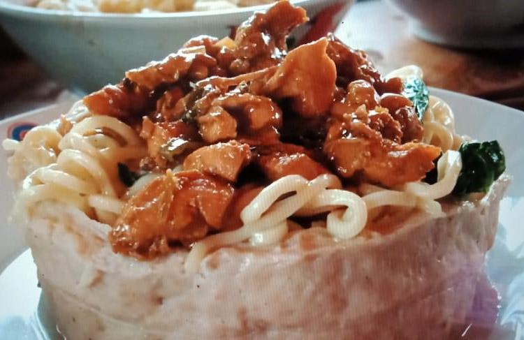 Mencicipi Mi Ayam Mangkok Bakso Jalan Bantul, Rasanya Gurih Harganya Merakyat 