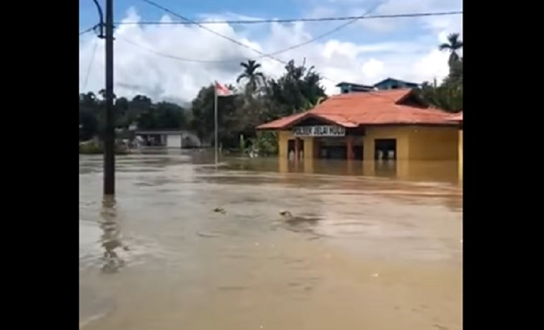 Tanggap Darurat Banjir di Kalbar, 1.600 Ton Beras Disiapkan untuk Pengungsi