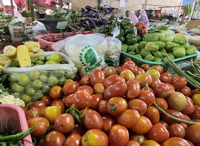 Bukan Cabai, Kini Giliran Harga Tomat hingga Kacang Panjang yang Naik