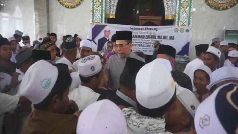 Sebut Santri Bagian dari Bonus Demografi Bangsa, TGB: Mereka Kader Pembangunan