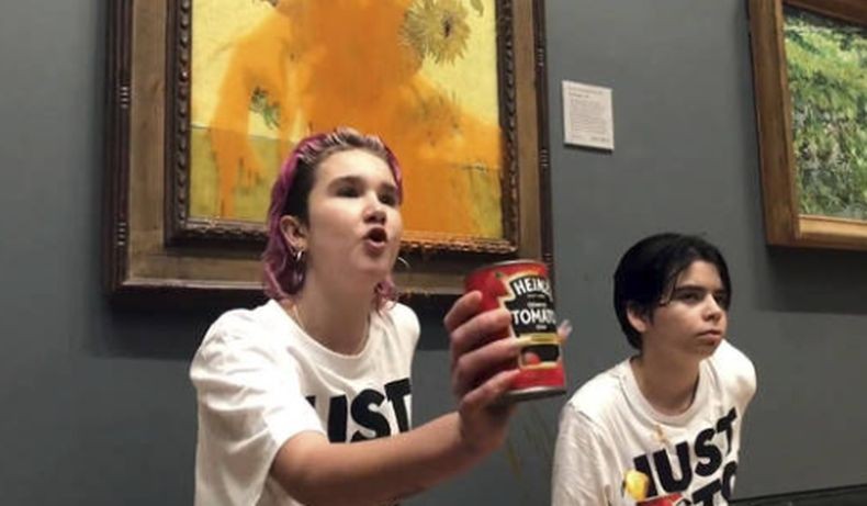 Waduh, Lukisan Bernilai Tinggi Karya Vincent van Gogh Disiram Sup Tomat