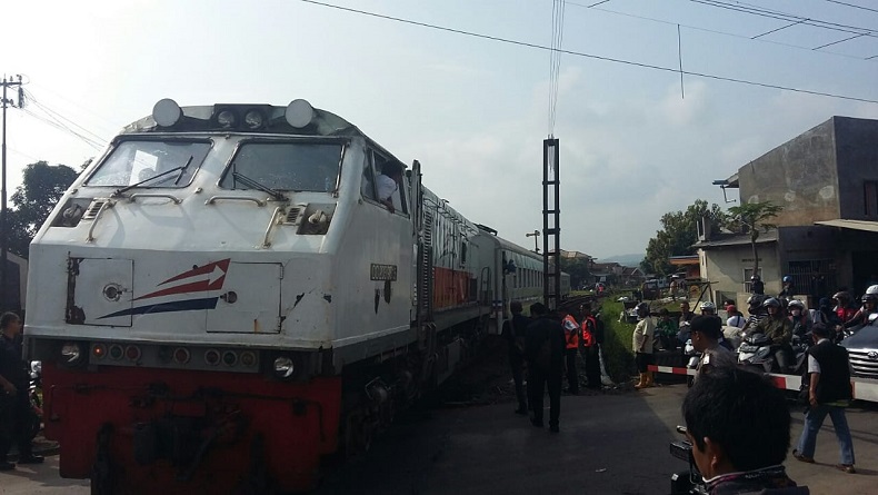 Pemuda Pakai Earphone Tewas Tertabrak Kereta di Bangbayang Kadungora Garut