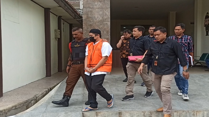  Korupsi APBDes Rp595 Juta, Mantan Kades Tegalpanjang Sukabumi Ditahan Kejaksaan
