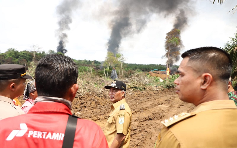 Sumur Minyak Ilegal di Muba Terus Semburkan Api, Warga Diminta Hentikan Aktivitas