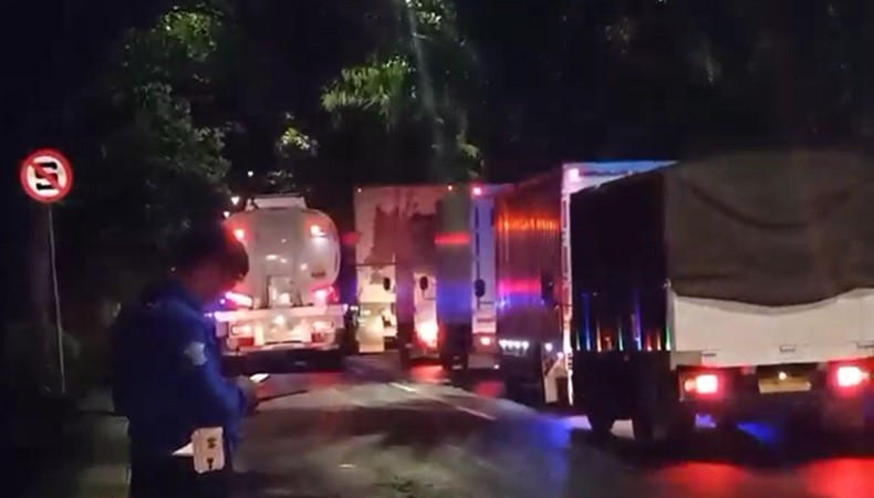 Jalur Denpasar-Gilimanuk Berlaku Buka Tutup, Sopir Truk Pilih Antre