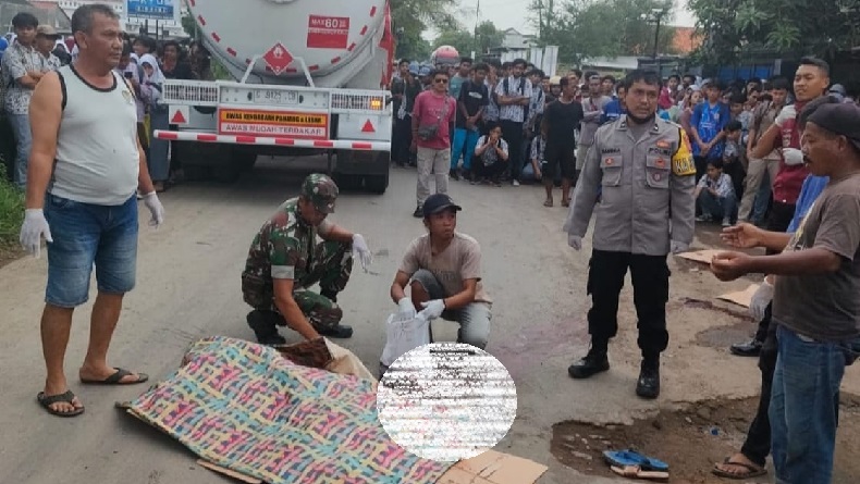 Motor Hantam Lubang saat Nyalip, Ibu Muda Tewas Terlindas Truk di Balongan Indramayu