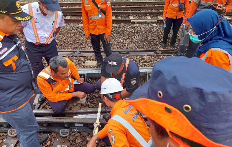Minimalisir Potensi Bahaya, Petugas KAI Siaga 24 Jam Pantau Jalur Rawan Bencana