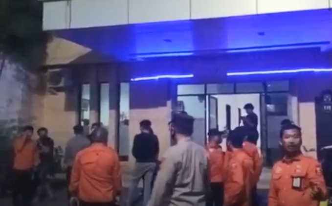 Razia Hotel Melati, Petugas Temukan PSK Bawa 2 Sajam yang Disimpan di Bawah Kasur
