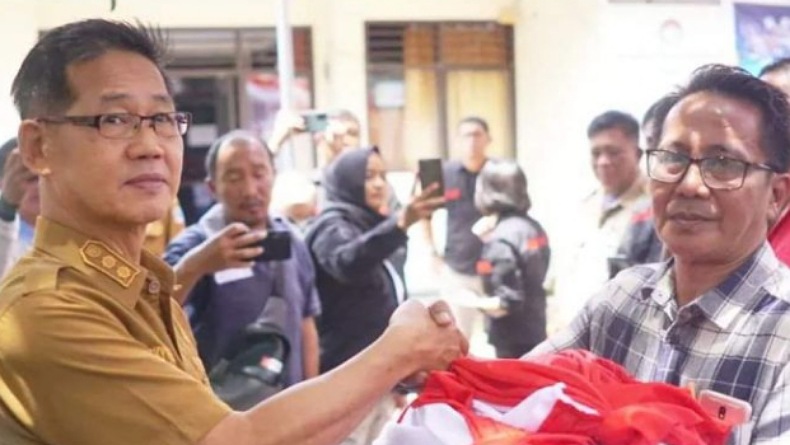 Entaskan Kemiskinan, Bantuan Sosial Kube Diserahkan kepada 46 Kelompok Usaha di Bitung