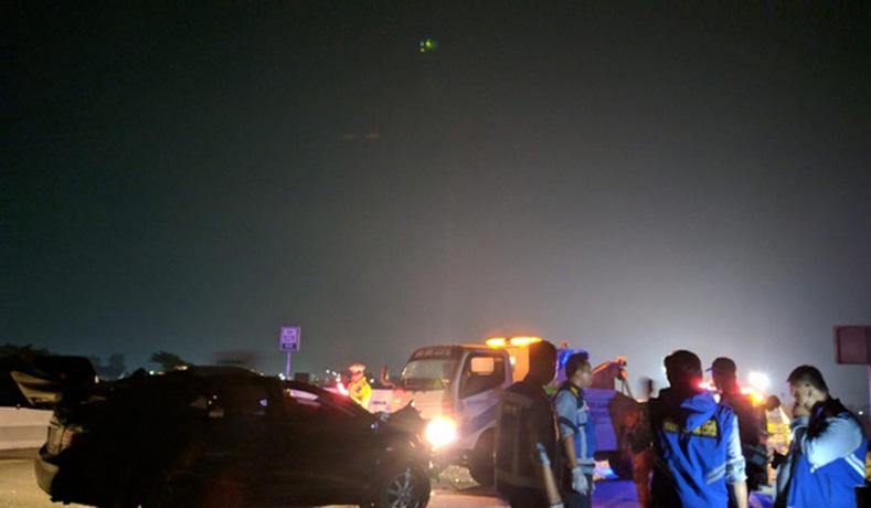 Mobil dan Truk Tronton Kecelakaan di Tol Sragen, 3 Warga Blora Tewas
