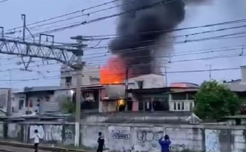 Pilu, Ibu dan 2 Anak Tewas Berpelukan dalam Kebakaran di Pademangan