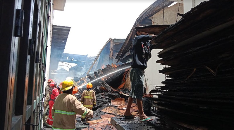 Gudang Tripleks di Bandung Terbakar, Diskar PB Akui Cukup Kesulitan Padamkan Api