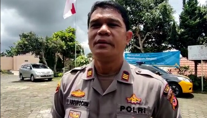Polisi Buru Pelaku Pembuang Bayi Perempuan yang Dibungkus Karung di Bandung