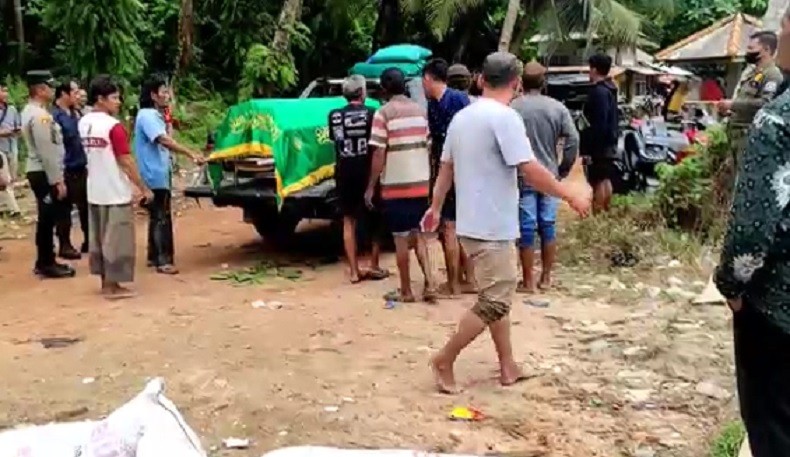 Bagan Roboh Diterjang Badai, Nelayan di Bangka Barat Ditemukan Tewas 