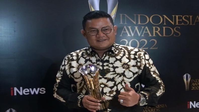 Bupati Bangka Selatan Terima Penghargaan Indonesia Award 2022 Bersama 3 Menteri Kabinet