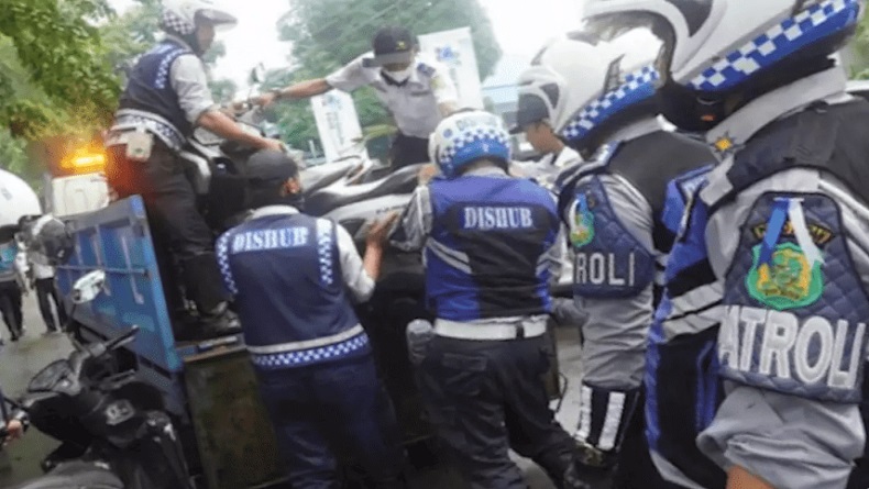 Puluhan Mobil di Medan Ditilang ETLE, Motor Parkir Liar Langsung Diangkut