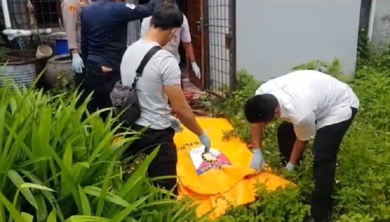 Tatung Singkawang Tewas Berlumuran Darah, Parang Tergeletak Dekat Tubuhnya
