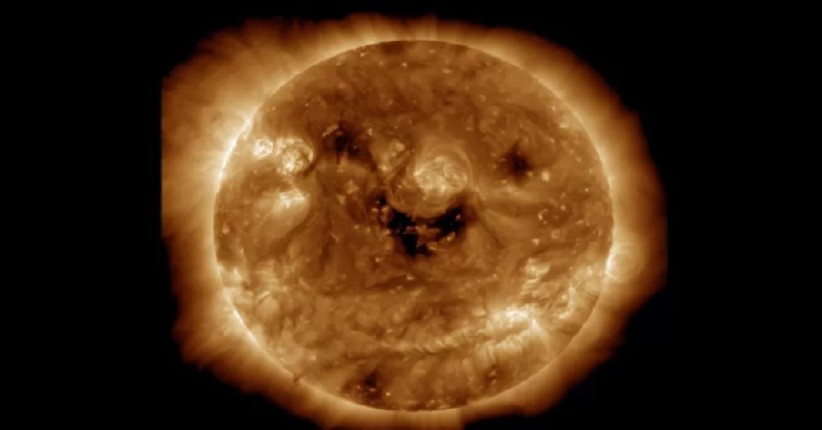 Matahari Seolah Tersenyum, Padahal Muntahkan Angin Surya