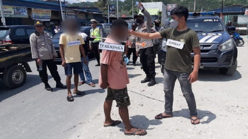 Reka Ulang Pembunuhan Sadis di Distrik Jayapura Selatan Digelar, 1 Pelaku Masih Buron