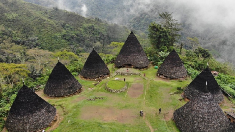 Kampung Unik di Flores Ini Dijuluki ‘Surga di Atas Awan’, Cek Lokasi dan Daya Tariknya di Sini!