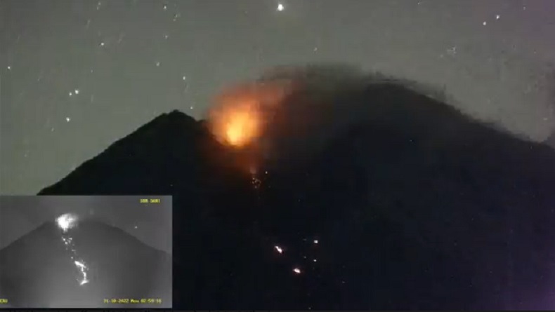 Aktivitas Meningkat, Gunung Semeru Luncurkan Lava Pijar dan Alami 30 Kali Letusan 