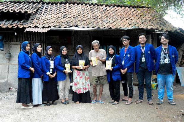 Mahasiswa KKN UNY Ini Ajari Warga Kemiri Purworejo Olah dan Kemas Gula Semut Jadi Lebih Menarik