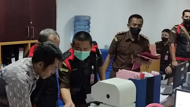 Dugaan Korupsi Retribusi DLH, Kejati Geledah Kantor BPPRD Bandarlampung
