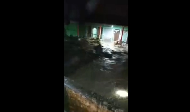 Banjir Bandang 1 Meter Terjang Permukiman di Banyuwangi, 9 Rumah Hanyut