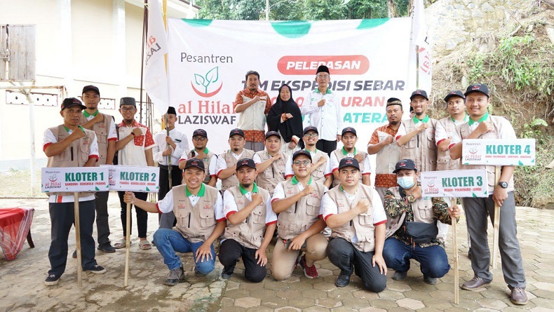 Laziswaf Pesantren Al Hilal Bandung Sebar Ribuan Mushaf Alquran ke Pelosok Jabar