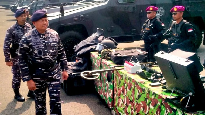 Batalyon Zeni 2 Marinir Kirim Tim Jihandak ke Dermaga Ujung Koarmada ll Surabaya