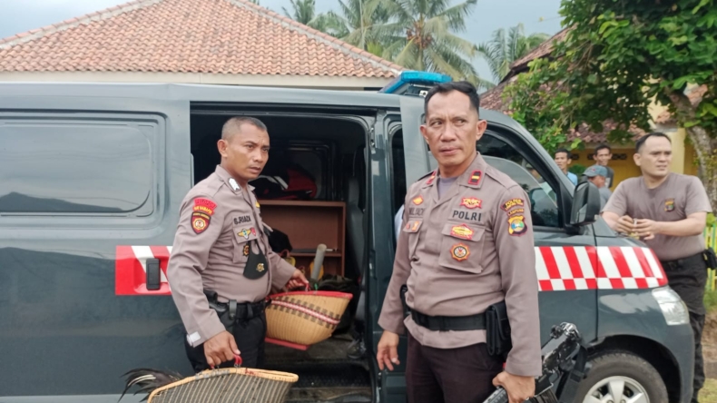 Polisi Gerebek Judi Sabung Ayam di Lampung, Pejudi Kabur Tinggalkan Motor 