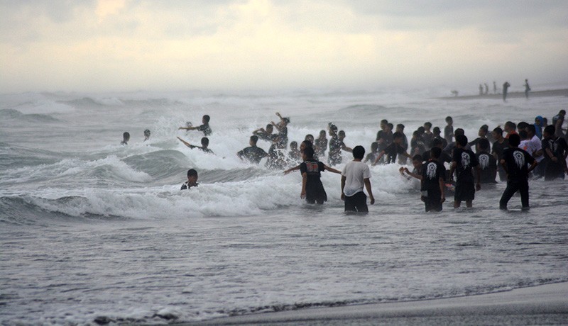  Gelombang hingga 4 Meter Ancam Pantai Selatan DIY 