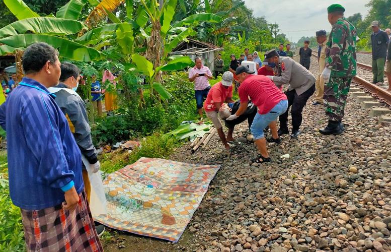  Tragis, Kakek di Pemalang Tewas Tertabrak Kereta Api saat Berjemur di Jalur Pelintasan