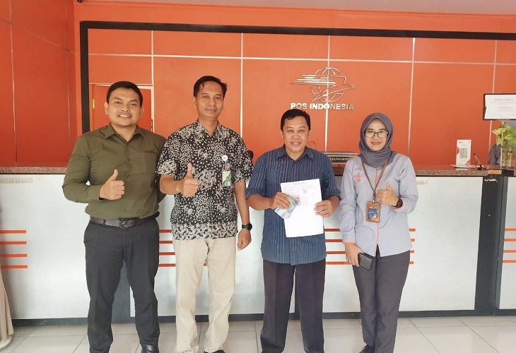 Antusias Terima BSU, Pekerja Rela Datang Pagi ke Kantor Pos