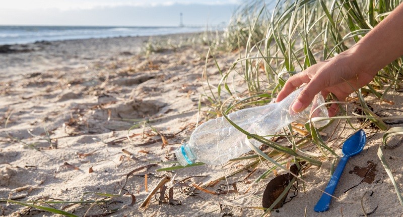 Cara Sederhana Jaga Kelestarian Laut dari Sampah Plastik