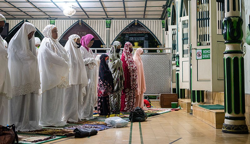 Niat dan Cara Sholat Gerhana Bulan, Teks Arab dan Artinya Lengkap Keutamaan