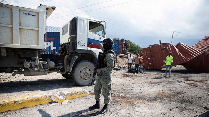 Drama Penyanderaan 2 Bulan, Polisi Haiti Rebut Kembali Depot Bahan Bakar dari Geng Kriminal