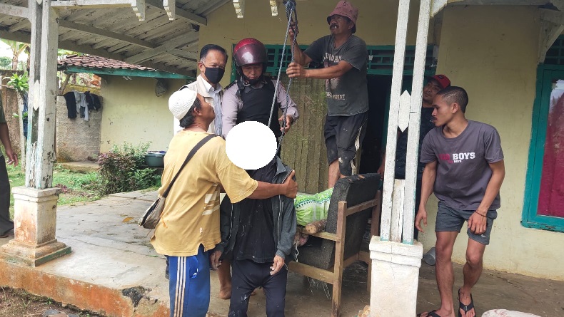 Gegerbitung Sukabumi Geger, Nenek 72 Tahun Tewas Tergantung di Depan Rumah