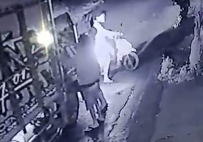 Hendak Tangkap 2 Pelaku Perampokan, Polisi Diserang Warga