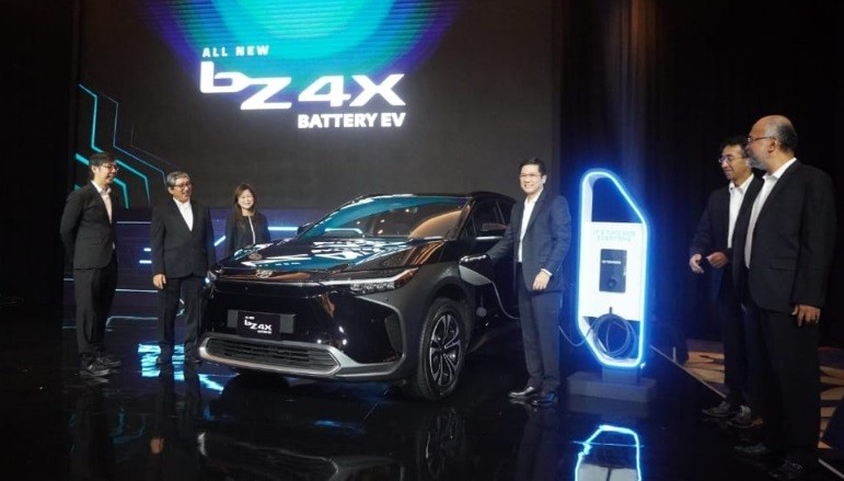 Toyota bZ4X Mengaspal di Indonesia Dibanderol Rp1 Miliar Lebih, Intip Teknologinya