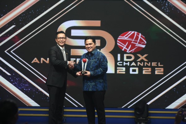 Erick Thohir Dinobatkan sebagai Visionary Leader di Anugerah CSR IDX Channel 2022