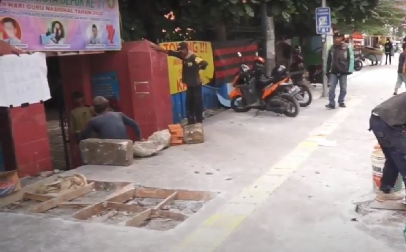 Viral Trotoar Halangi Akses Masuk SDN Pondok Cina 1, Ini Penjelasan Kadis PUPR Depok