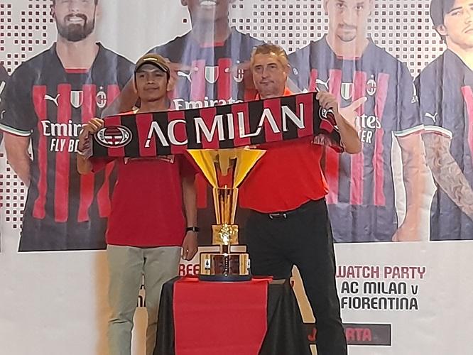 Legenda AC Milan Disambut Meriah saat Pamer Trofi Liga Italia di Jakarta: Seperti di Rumah!